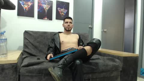 instagram mackdanielsx online show from September 10, 2025, 8:42 pm