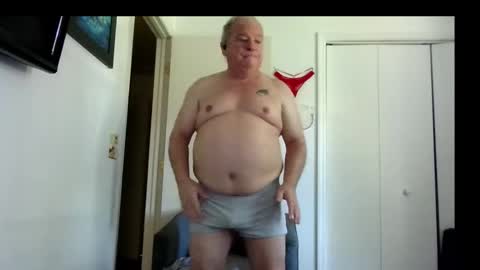 Snapshot of mackdocc001 chatting on October 23, 2025, 5:01 pm mackdocc001 online show from October 23, 2025, 5:01 pm