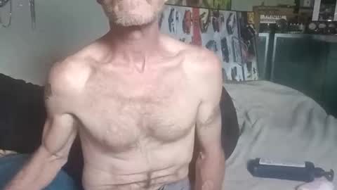 mackdog1369 online show from April 3, 2026, 11:14 pm