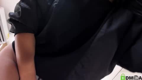 Mackenzie online show from October 9, 2025, 4:21 am