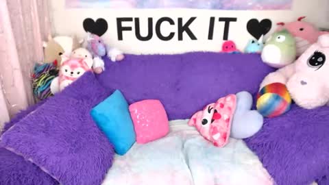 Snapshot of mackenziewolfe chatting on February 12, 2026, 3:45 am Mackenzie Wolfe online show from February 12, 2026, 3:45 am