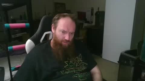 Snapshot of mackhere4u chatting on April 1, 2026, 4:02 am mackhere4u online show from April 1, 2026, 4:02 am