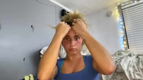 macyxaldy online show from March 5, 2025, 3:29 am