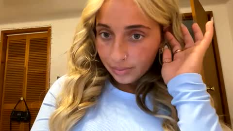 macyxaldy online show from October 8, 2025, 7:11 pm