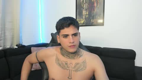 Snapshot of mad_maxxx1 chatting on January 25, 2025, 1:10 am max online show from January 25, 2025, 1:10 am