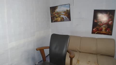madalina1992 online show from January 15, 2025, 8:41 am