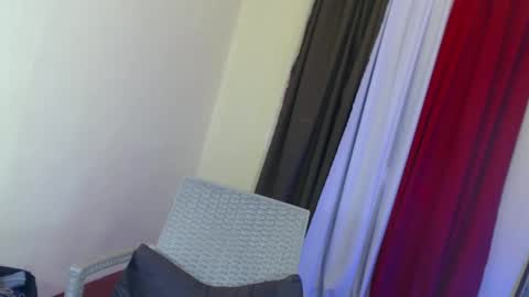 madalina1992 online show from March 3, 2025, 7:10 am