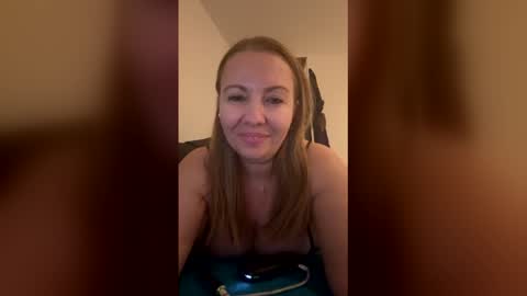 Madaluna online show from February 27, 2026, 9:04 pm