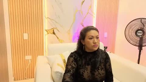 Snapshot of madam_hott chatting on September 9, 2025, 3:39 am Madam Hott  online show from September 9, 2025, 3:39 am