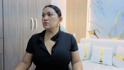 Snapshot of madam_hott chatting on September 27, 2025, 4:06 am Madam Hott  online show from September 27, 2025, 4:06 am