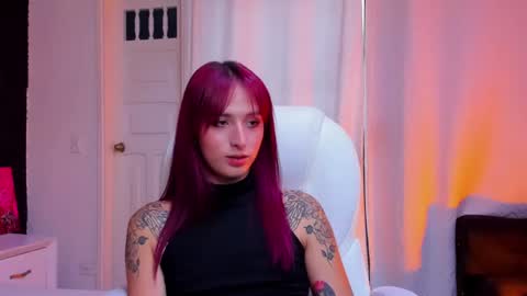 Snapshot of madame_lilith chatting on January 10, 2025, 2:23 pm  madame lilith  online show from January 10, 2025, 2:23 pm