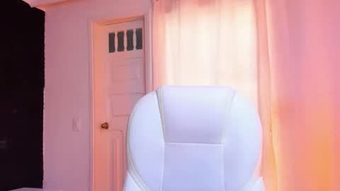 Snapshot of madame_lilith chatting on January 11, 2025, 2:04 pm  madame lilith  online show from January 11, 2025, 2:04 pm