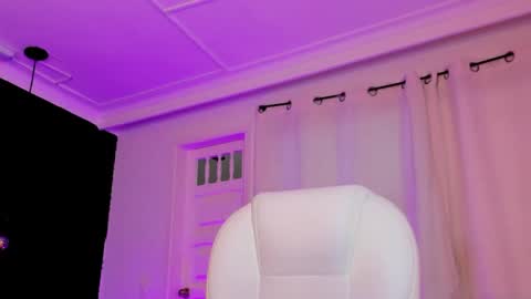 Snapshot of madame_lilith chatting on March 6, 2025, 2:18 pm  madame lilith  online show from March 6, 2025, 2:18 pm