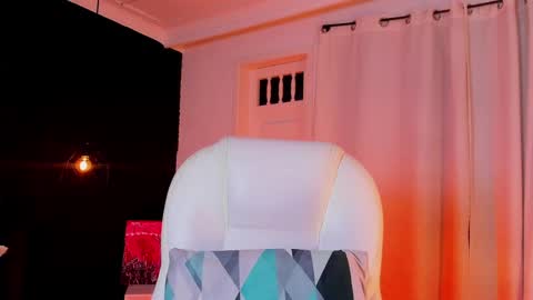 Snapshot of madame_lilith chatting on October 8, 2025, 11:19 am  madame lilith  online show from October 8, 2025, 11:19 am