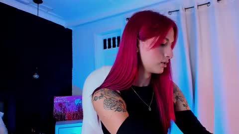 Snapshot of madame_lilith chatting on October 20, 2025, 11:21 am  madame lilith  online show from October 20, 2025, 11:21 am