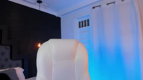 Snapshot of madame_lilith chatting on October 22, 2025, 12:38 pm  madame lilith  online show from October 22, 2025, 12:38 pm