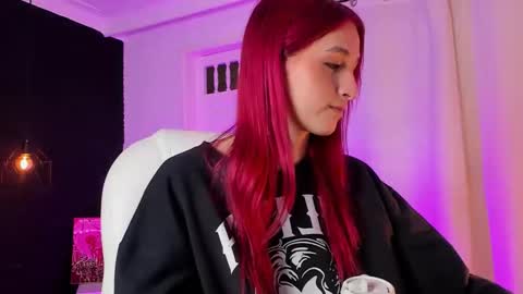 Snapshot of madame_lilith chatting on October 23, 2025, 11:42 am  madame lilith  online show from October 23, 2025, 11:42 am