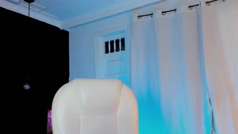 Snapshot of madame_lilith chatting on October 26, 2025, 11:49 am  madame lilith  online show from October 26, 2025, 11:49 am