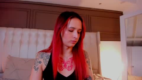 Snapshot of madame_lilith chatting on July 29, 2026, 11:19 am madame lilith online show from July 29, 2026, 11:19 am