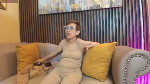 Snapshot of madame_mature1 chatting on July 18, 2026, 12:09 pm Madame online show from July 18, 2026, 12:09 pm