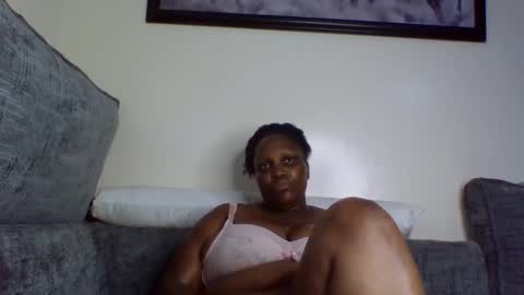 madame_pleasure40 online show from May 19, 2026, 2:01 pm