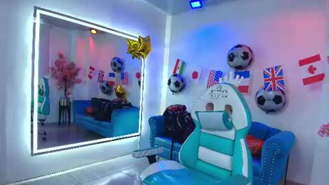 Snapshot of madame_scarllet chatting on July 10, 2026, 11:35 am Madame Scarllet online show from July 10, 2026, 11:35 am