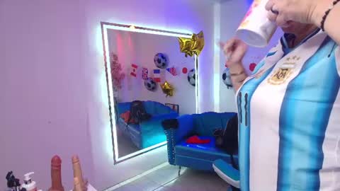 Snapshot of madame_scarllet chatting on July 15, 2026, 11:48 am Madame Scarllet online show from July 15, 2026, 11:48 am