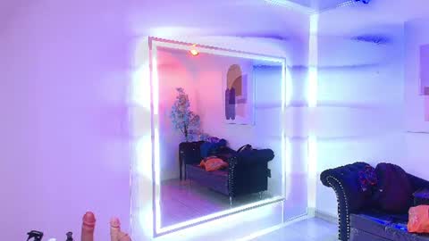 Snapshot of madame_scarllet chatting on August 2, 2026, 11:41 am Madame Scarllet online show from August 2, 2026, 11:41 am