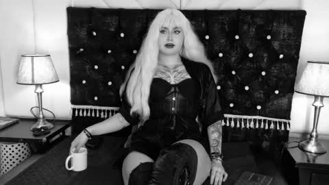 Raven online show from October 8, 2025, 7:11 pm