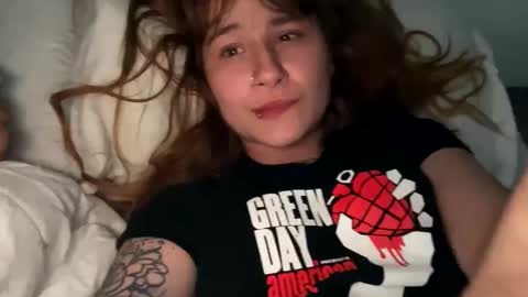 Snapshot of madamme_devorah chatting on April 3, 2026, 9:07 am Meleena redhead Maria Black hear online show from April 3, 2026, 9:07 am