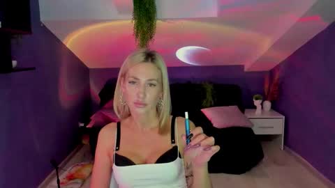 Evelyn online show from September 29, 2025, 6:18 am