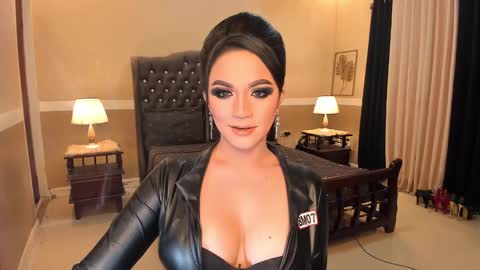 Alison Kloss online show from March 10, 2025, 11:49 pm