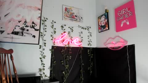 Maddi Avalon online show from December 22, 2024, 5:56 am