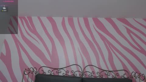 Snapshot of maddie__cute chatting on October 21, 2025, 1:39 am Maddie Cute online show from October 21, 2025, 1:39 am