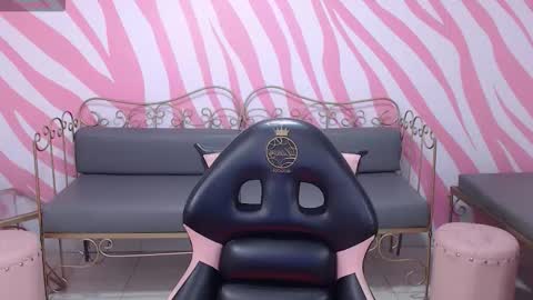 Snapshot of maddie__cute chatting on November 1, 2025, 8:11 pm Maddie Cute online show from November 1, 2025, 8:11 pm