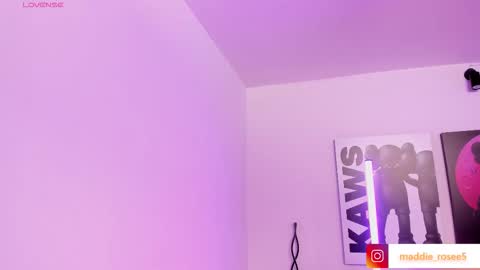 Maddierosee online show from March 12, 2026, 4:18 am