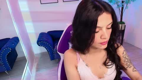 maddie_t18 online show from April 22, 2026, 11:45 am