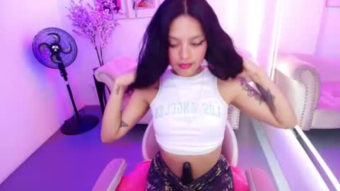 maddie_t18 online show from August 4, 2026, 11:46 am