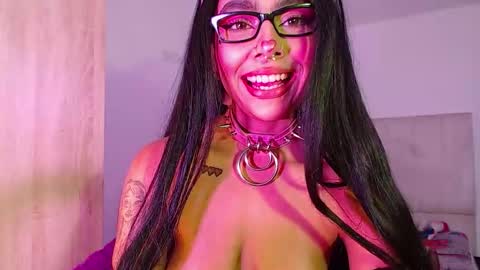 maddiie and clyde online show from September 20, 2025, 4:02 am