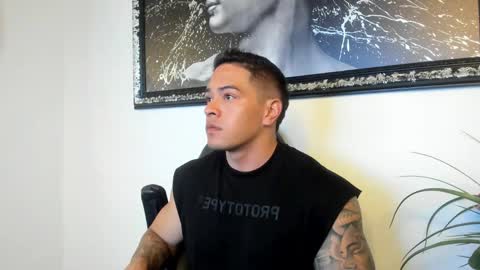 Snapshot of maddox_santana chatting on March 1, 2025, 10:42 pm Maddox Santana online show from March 1, 2025, 10:42 pm