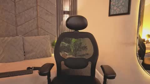 maddy online show from November 18, 2025, 11:58 am