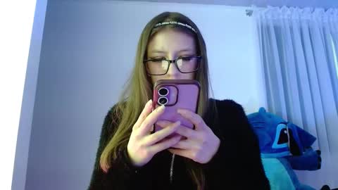 Snapshot of maddy_14 chatting on September 27, 2025, 12:54 pm Maddy UwU online show from September 27, 2025, 12:54 pm