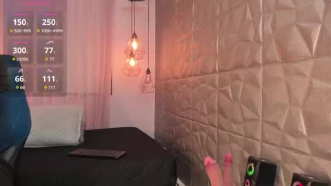 Maddy  online show from October 29, 2025, 7:59 pm