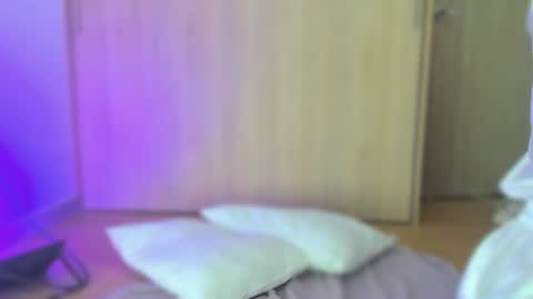 Snapshot of maddy_starlight chatting on December 20, 2024, 3:14 am Maddy online show from December 20, 2024, 3:14 am