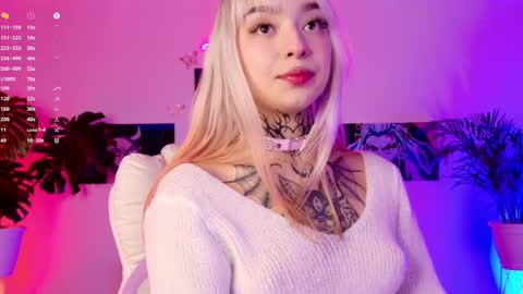 Snapshot of maddy_uwu chatting on February 24, 2025, 11:52 pm maddy_uwu online show from February 24, 2025, 11:52 pm