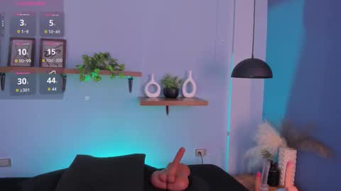 Maddy  online show from November 19, 2025, 11:32 am