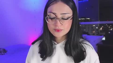   Please followme and rate me your thumbs up online show from October 24, 2025, 1:03 am