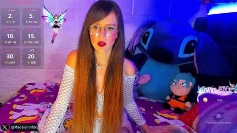 madelainnfox2 online show from December 16, 2024, 8:16 pm