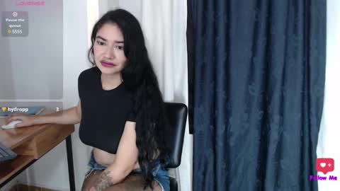 Snapshot of madeleine_w chatting on February 12, 2025, 8:18 pm Madeleine online show from February 12, 2025, 8:18 pm