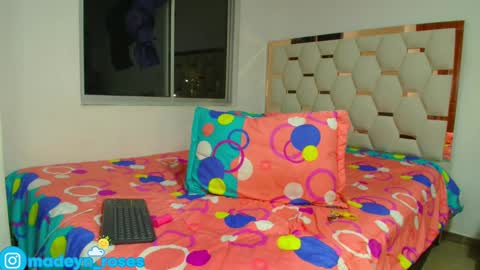 madelyn roses online show from March 9, 2025, 4:05 am